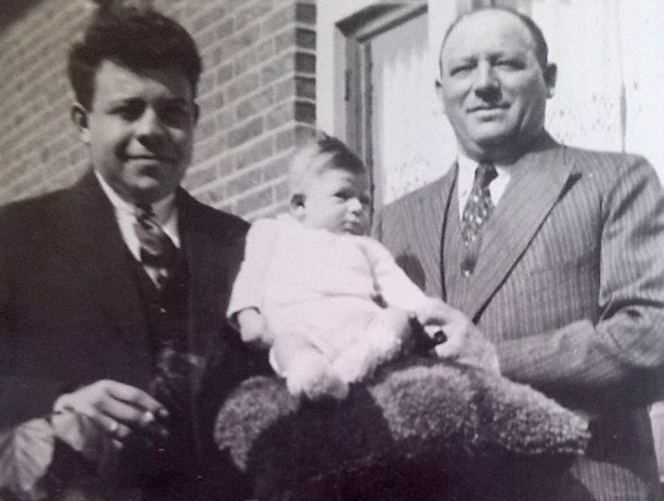 Max met zijn vader en opa Oudgenoeg